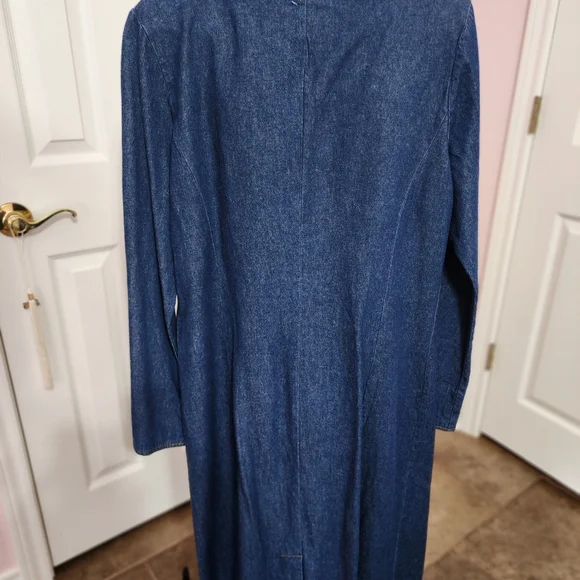 Metrostyle Classic Blue Button-Front Midi Dress - Picture 2 of 5